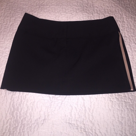 Guess Collection Vintage Black Mini Skirt Size 6 - Picture 2 of 6
